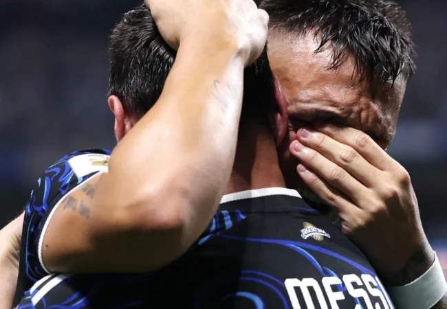 ¡A LA FINAL! Argentina remonta a Inglaterra sobre el final y buscará el bicampeonato mundial