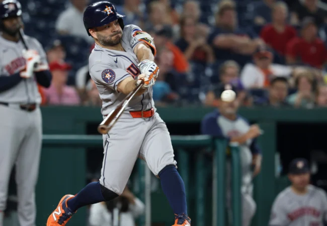 Altuve sacude su décimo jonrón en triunfo de Astros ante Nacionales
