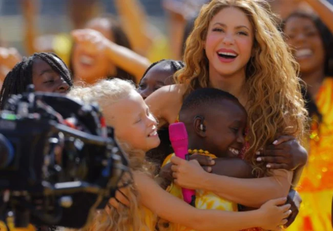 ¿Quién es Eseniya Mijéyeva, la niña rusa que bailó con Shakira en la final del Mundial?