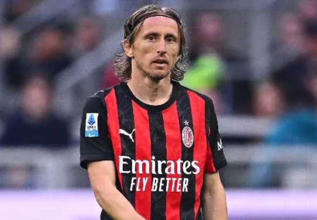Luka Modrić renueva con el Milan hasta junio de 2027