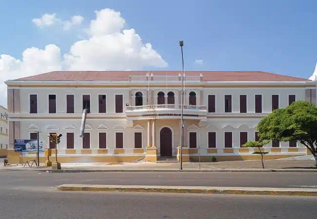 Murió un hombre tras desplomarse parte de la estructura en el antiguo Hospital Central de Maracaibo