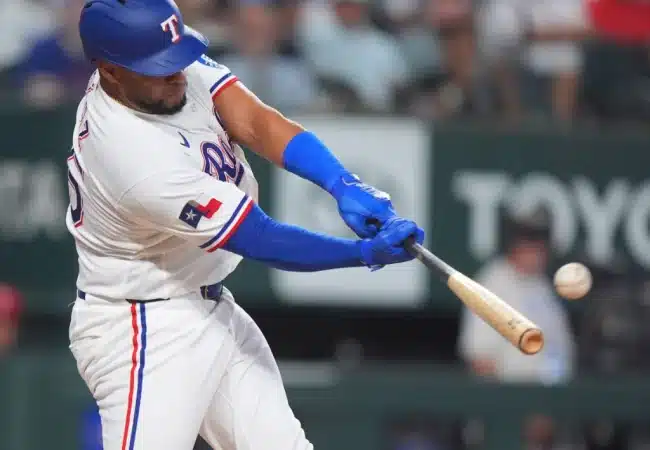 Elías Díaz despliega su poder en la paliza de Rangers ante Tigres
