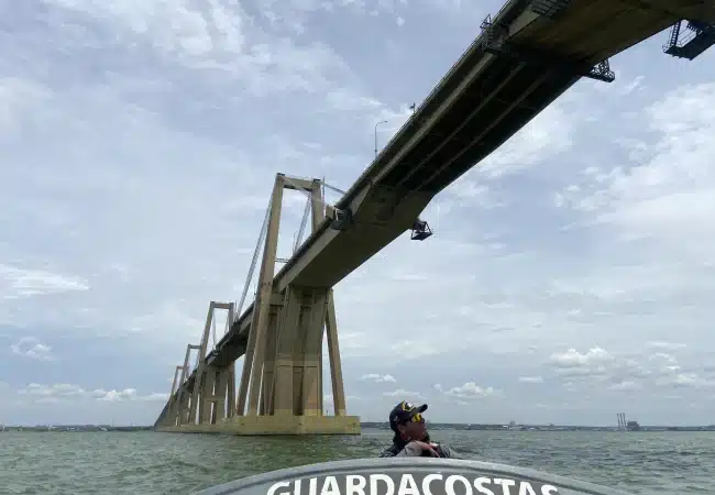 Gobernador Luis Caldera junto a expertos civiles y militares realizaron inspección técnica para evaluar las condiciones estructurales del Puente sobre el Lago General Rafael Urdaneta