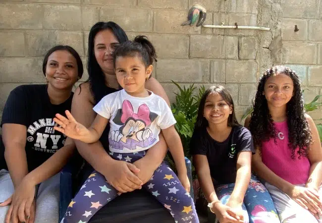 Crónica: El doloroso éxodo de Zenaida; sobrevivir al terremoto y empezar de cero en Maracaibo junto a sus cuatro hijas
