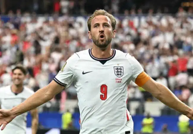 Inglaterra remonta ante RD Congo con doblete de Kane y sella su pase a octavos de final