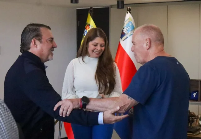 Alcaldía de Maracaibo y Grupo San Simón firman convenio para uso y acondicionamiento de canchas de tenis de La Vereda del Lago