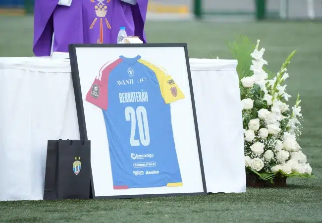 UCV FC retira el dorsal 20 en homenaje a Yimvert Berroterán, víctima de los terremotos en La Guaira