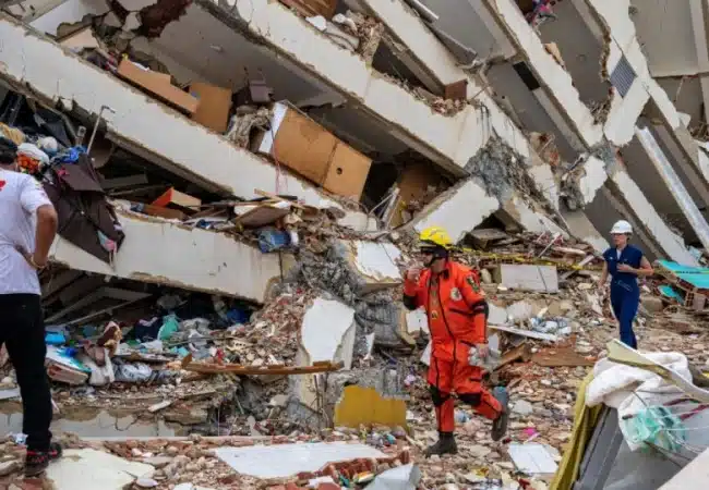 Asciende a 3 mil 811 el número de muertos por el doble terremoto en Venezuela
