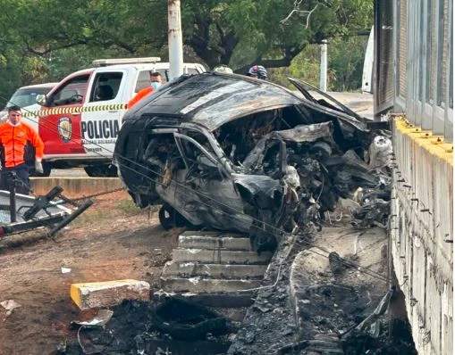 Cuatro muertos en la C-1: Se estrelló una camioneta contra el distribuidor Sabaneta